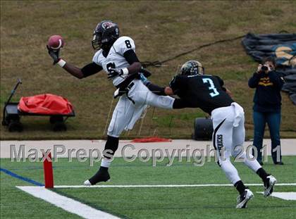 Thumbnail 3 in Pasadena Memorial vs Port Arthur Memorial (5A Region 3 Bi-District Playoffs) photogallery.