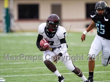 Thumbnail 3 in Pasadena Memorial vs Port Arthur Memorial (5A Region 3 Bi-District Playoffs) photogallery.