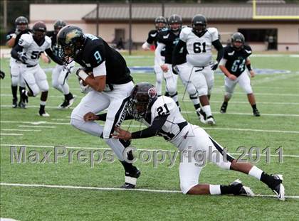 Thumbnail 2 in Pasadena Memorial vs Port Arthur Memorial (5A Region 3 Bi-District Playoffs) photogallery.