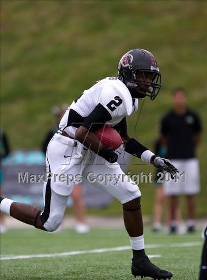 Thumbnail 2 in Pasadena Memorial vs Port Arthur Memorial (5A Region 3 Bi-District Playoffs) photogallery.