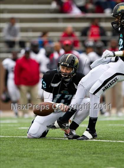 Thumbnail 2 in Pasadena Memorial vs Port Arthur Memorial (5A Region 3 Bi-District Playoffs) photogallery.