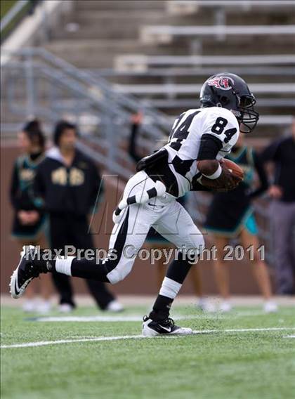 Thumbnail 2 in Pasadena Memorial vs Port Arthur Memorial (5A Region 3 Bi-District Playoffs) photogallery.