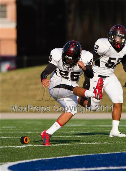 Thumbnail 1 in Pasadena Memorial vs Port Arthur Memorial (5A Region 3 Bi-District Playoffs) photogallery.