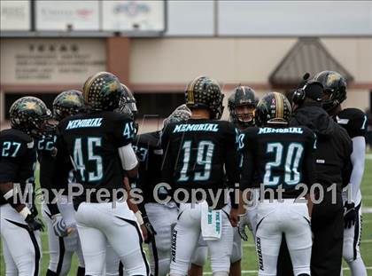 Thumbnail 1 in Pasadena Memorial vs Port Arthur Memorial (5A Region 3 Bi-District Playoffs) photogallery.