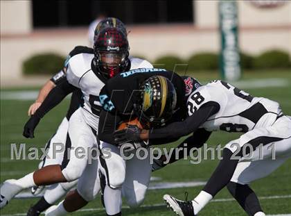 Thumbnail 1 in Pasadena Memorial vs Port Arthur Memorial (5A Region 3 Bi-District Playoffs) photogallery.