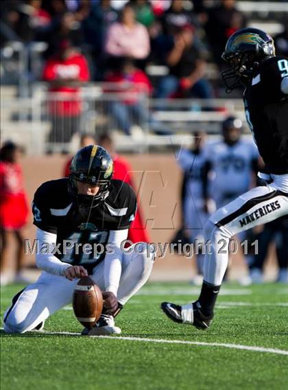 Thumbnail 1 in Pasadena Memorial vs Port Arthur Memorial (5A Region 3 Bi-District Playoffs) photogallery.