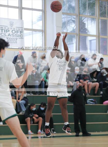 Thumbnail 1 in St. Monica vs Windward (West Side Tip Off Classic) photogallery.