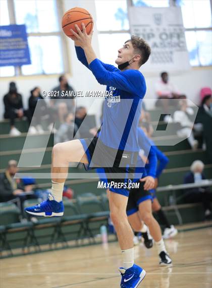 Thumbnail 2 in St. Monica vs Windward (West Side Tip Off Classic) photogallery.