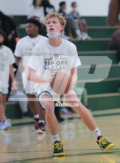 Thumbnail 2 in St. Monica vs Windward (West Side Tip Off Classic) photogallery.