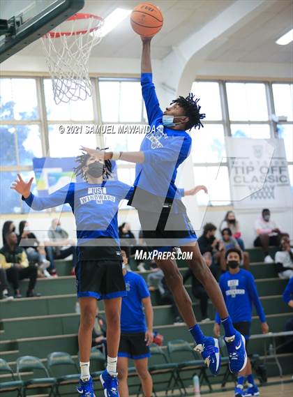 Thumbnail 1 in St. Monica vs Windward (West Side Tip Off Classic) photogallery.