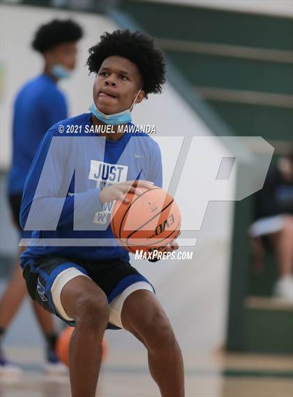 Thumbnail 3 in St. Monica vs Windward (West Side Tip Off Classic) photogallery.