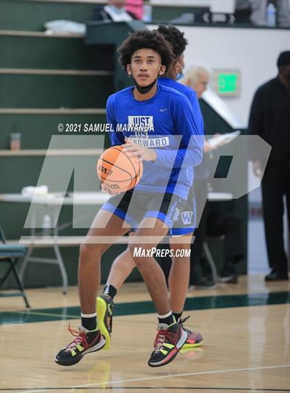 Thumbnail 2 in St. Monica vs Windward (West Side Tip Off Classic) photogallery.