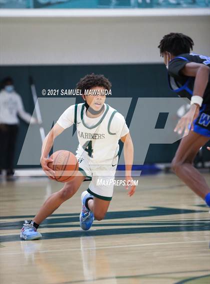 Thumbnail 2 in St. Monica vs Windward (West Side Tip Off Classic) photogallery.