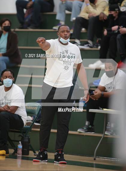 Thumbnail 2 in St. Monica vs Windward (West Side Tip Off Classic) photogallery.