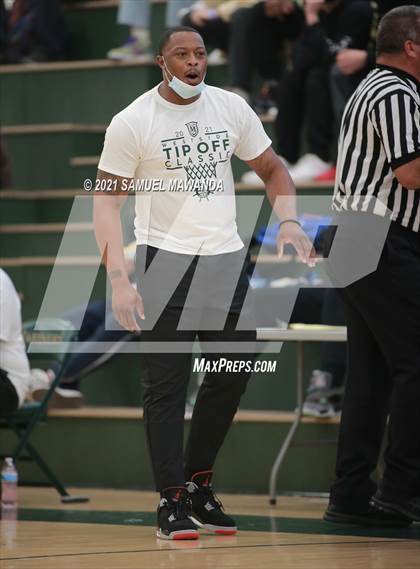 Thumbnail 2 in St. Monica vs Windward (West Side Tip Off Classic) photogallery.