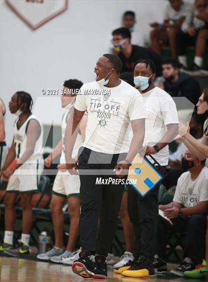 Thumbnail 3 in St. Monica vs Windward (West Side Tip Off Classic) photogallery.