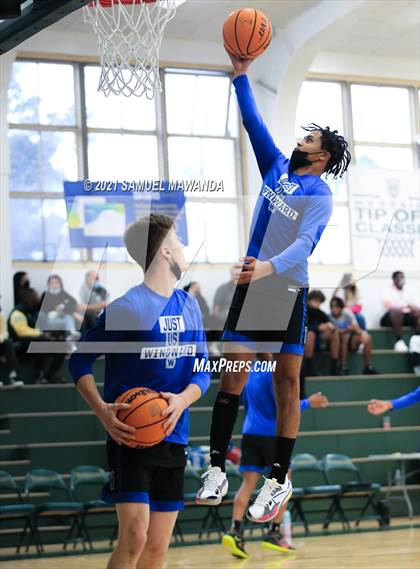 Thumbnail 2 in St. Monica vs Windward (West Side Tip Off Classic) photogallery.