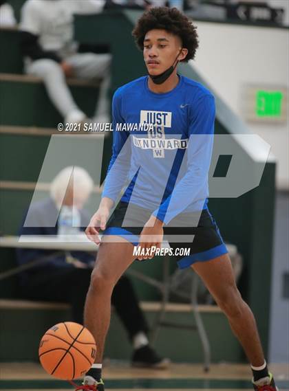 Thumbnail 3 in St. Monica vs Windward (West Side Tip Off Classic) photogallery.
