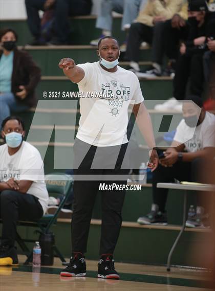 Thumbnail 3 in St. Monica vs Windward (West Side Tip Off Classic) photogallery.