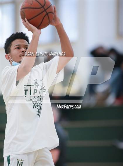 Thumbnail 2 in St. Monica vs Windward (West Side Tip Off Classic) photogallery.