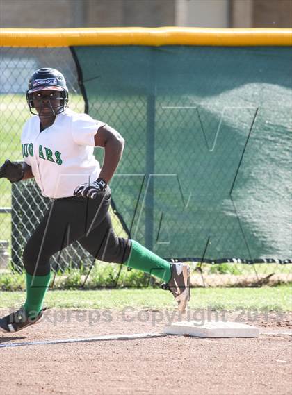 Thumbnail 2 in Pinkston [L. G.] @ Adams [Bryan] (UIL 4A Bi-District Playoff) photogallery.
