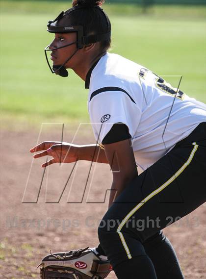 Thumbnail 2 in Pinkston [L. G.] @ Adams [Bryan] (UIL 4A Bi-District Playoff) photogallery.