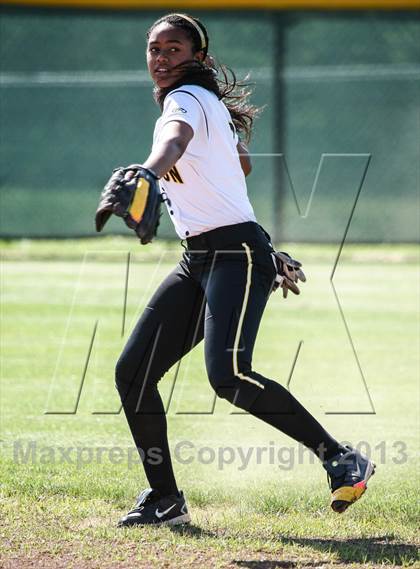 Thumbnail 2 in Pinkston [L. G.] @ Adams [Bryan] (UIL 4A Bi-District Playoff) photogallery.