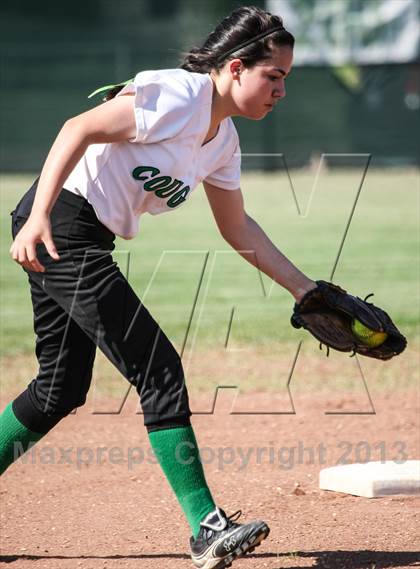Thumbnail 2 in Pinkston [L. G.] @ Adams [Bryan] (UIL 4A Bi-District Playoff) photogallery.