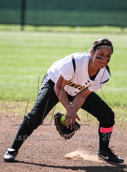 Thumbnail 3 in Pinkston [L. G.] @ Adams [Bryan] (UIL 4A Bi-District Playoff) photogallery.