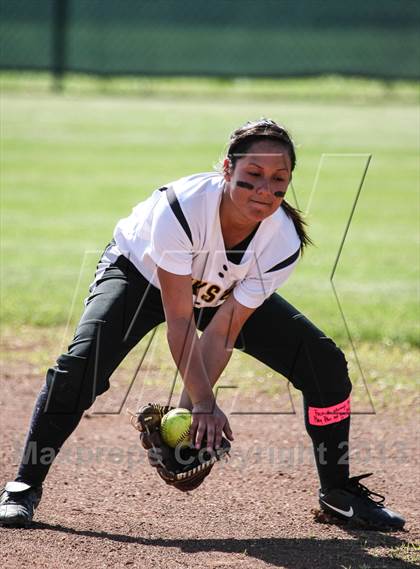 Thumbnail 2 in Pinkston [L. G.] @ Adams [Bryan] (UIL 4A Bi-District Playoff) photogallery.