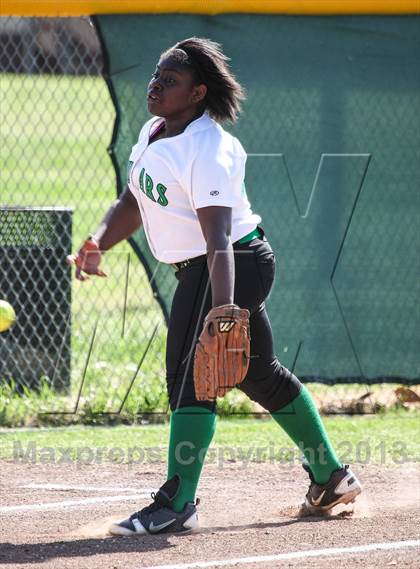Thumbnail 2 in Pinkston [L. G.] @ Adams [Bryan] (UIL 4A Bi-District Playoff) photogallery.