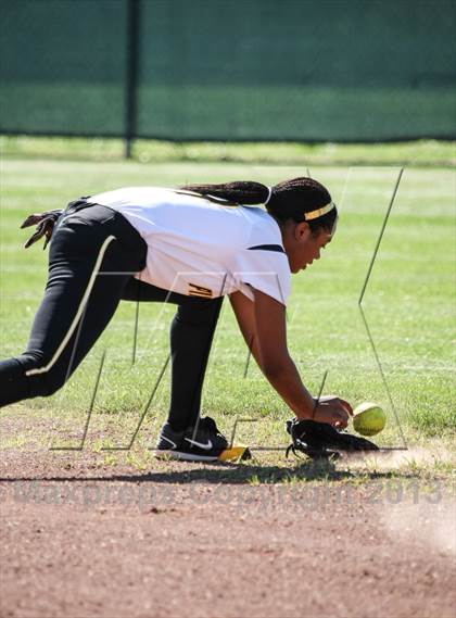 Thumbnail 2 in Pinkston [L. G.] @ Adams [Bryan] (UIL 4A Bi-District Playoff) photogallery.