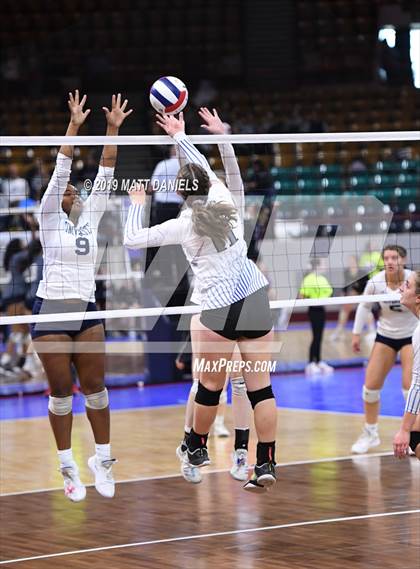 Thumbnail 1 in SkyView Academy vs. University (CHSAA 3A Playoff) photogallery.