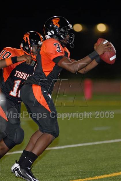 Thumbnail 3 in Chandler Hamilton vs. Booker T. Washington (Miami Kickoff Classic) photogallery.