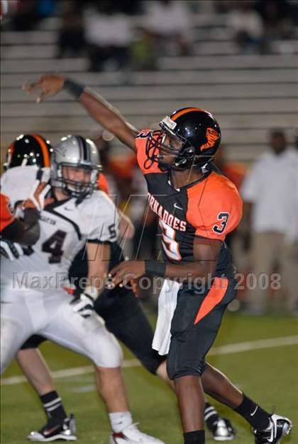 Thumbnail 1 in Chandler Hamilton vs. Booker T. Washington (Miami Kickoff Classic) photogallery.