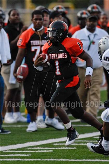 Thumbnail 3 in Chandler Hamilton vs. Booker T. Washington (Miami Kickoff Classic) photogallery.
