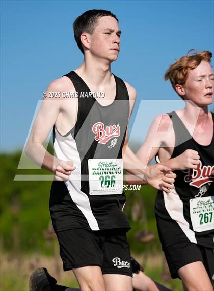 Thumbnail 2 in Heathwood Hall Highlander Invitational photogallery.