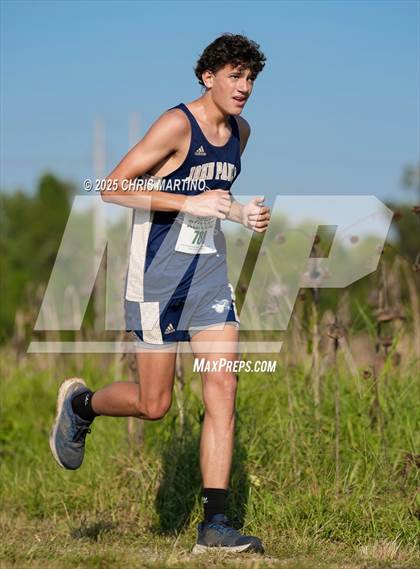 Thumbnail 3 in Heathwood Hall Highlander Invitational photogallery.