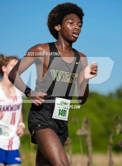 Thumbnail 3 in Heathwood Hall Highlander Invitational photogallery.