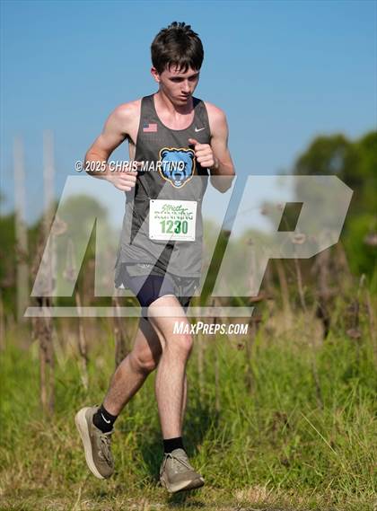 Thumbnail 3 in Heathwood Hall Highlander Invitational photogallery.