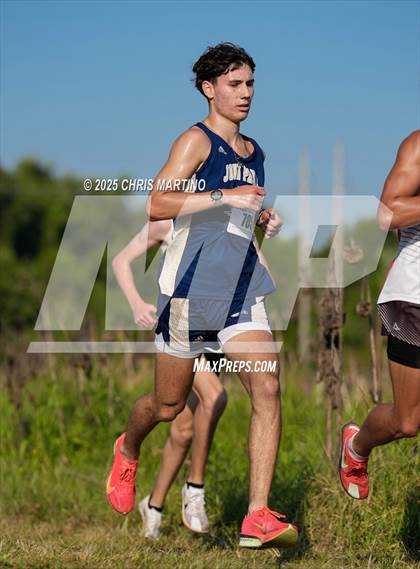 Thumbnail 3 in Heathwood Hall Highlander Invitational photogallery.