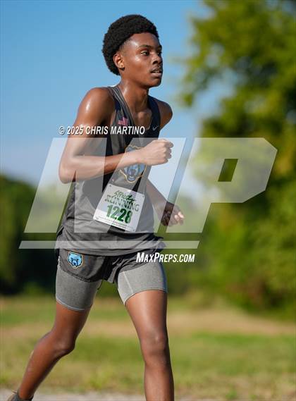 Thumbnail 3 in Heathwood Hall Highlander Invitational photogallery.