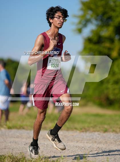 Thumbnail 3 in Heathwood Hall Highlander Invitational photogallery.