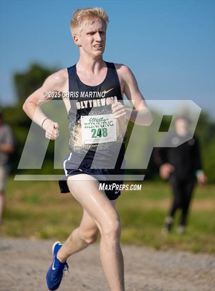 Thumbnail 3 in Heathwood Hall Highlander Invitational photogallery.