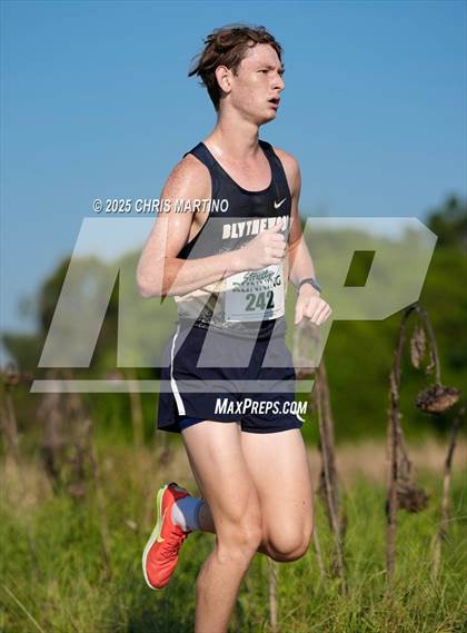 Thumbnail 2 in Heathwood Hall Highlander Invitational photogallery.