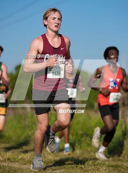 Thumbnail 2 in Heathwood Hall Highlander Invitational photogallery.