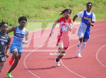 Thumbnail 2 in Dave Bethany Relays (200M) photogallery.