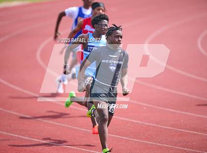 Thumbnail 1 in Dave Bethany Relays (200M) photogallery.