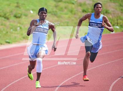 Thumbnail 1 in Dave Bethany Relays (200M) photogallery.