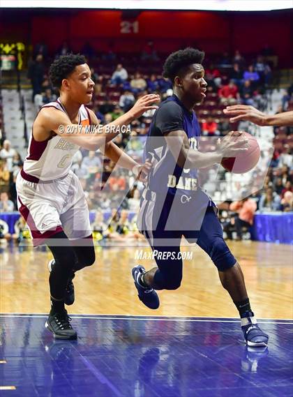 Thumbnail 3 in Sacred Heart vs. Notre Dame-Fairfield (CIAC Class L Final) photogallery.